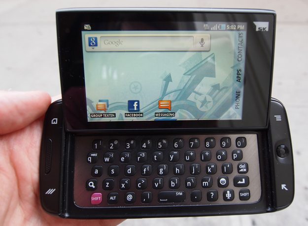 T-Mobile-Sidekick-4G-screen-keyboard