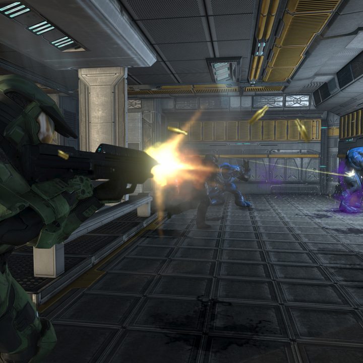 Master Chief shooting an Elite in the back.