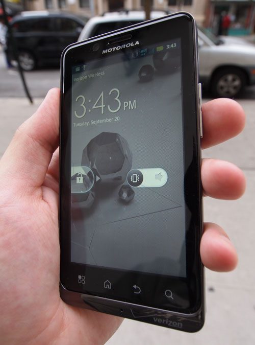 motorola-droid-bionic-screen-angle
