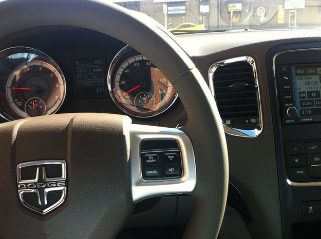 2011-dodge-durango-crew-steering-wheel