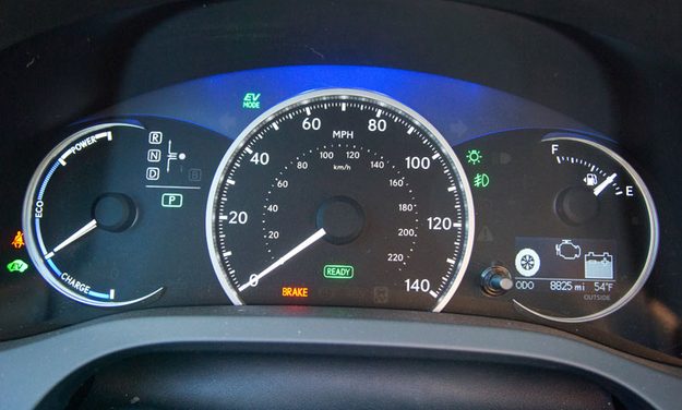 2011-lexus-ct-200h-dash