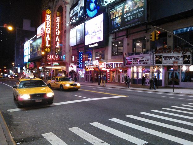 nokia-lumia-710-sample-photo-taxi