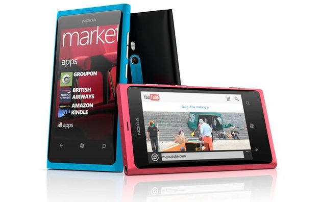 nokia-lumia-800-different-angles