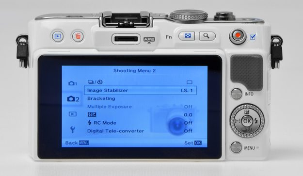 Olympus-Pen-E-PL3-rear-lcd-controls