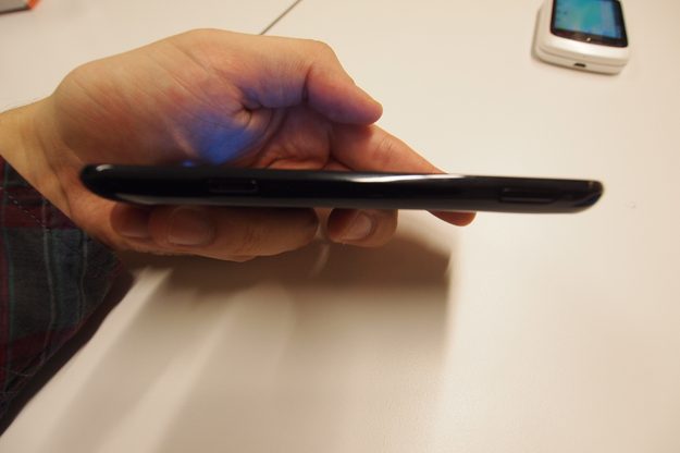 Samsung Focus S side