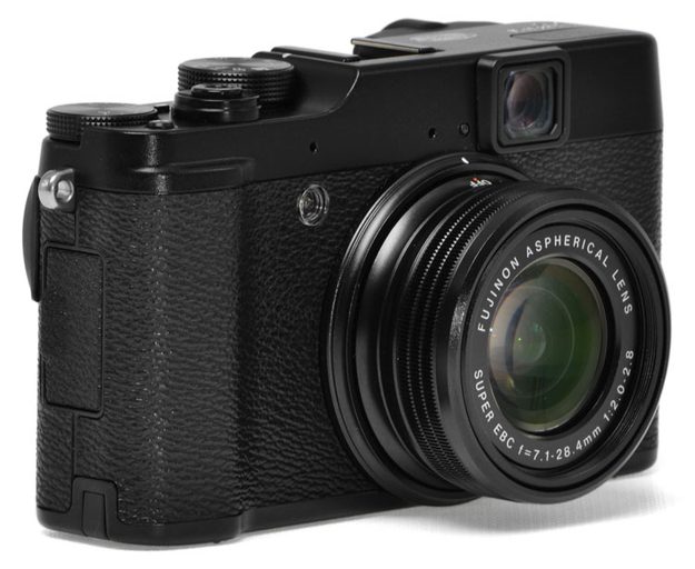Fujifilm-X10-review-front-lens-angle