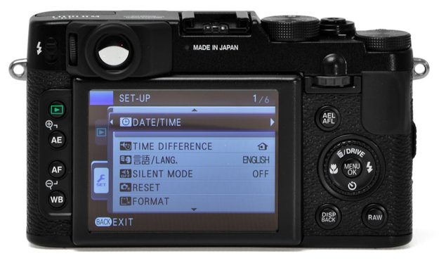 Fujifilm-X10-review-rear-lcd-display