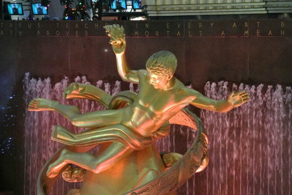 Nikon 1 J1 Rockefeller-Center-2-ISO-3200