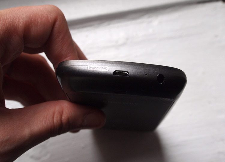 samsung-galaxy-nexus-review-bottom