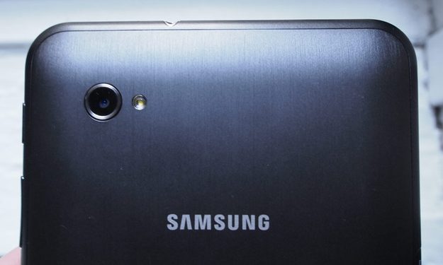 samsung-galaxy-tab-7-camera-lens