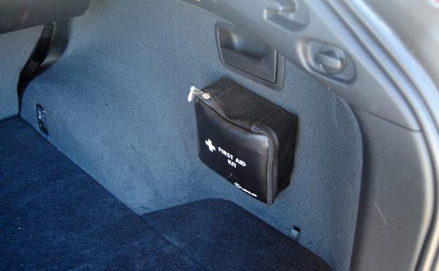 2011-Lexus-RX350-first-aid-kit
