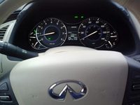 2012-Infiniti-QX56-steering-wheel