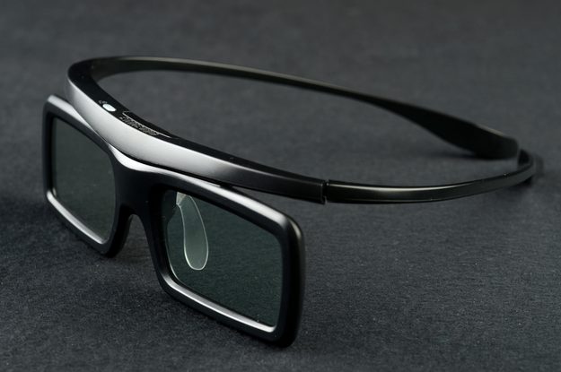 Samsung UN46ES6500 review 3d glasses front 3d tv