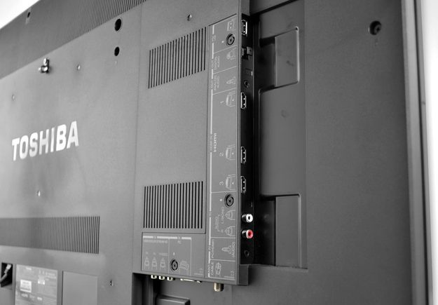 Toshiba 46L5200U Review rear inputs