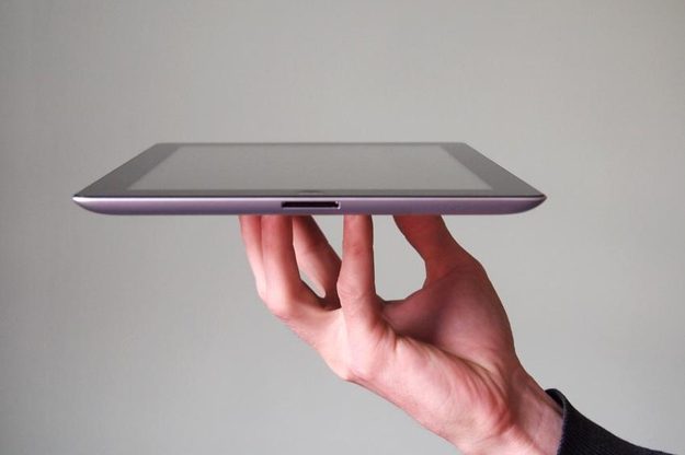 apple-ipad-2012-review-bottom