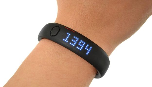 nike+-fuelband-review-wrist-numbers