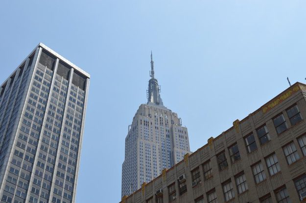 Nikon D3200 review sample outside empire state building natural light normal zoom