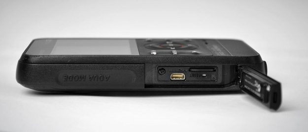 Samsung HMX W300 review camcorder card slot hdmi flash camcorder