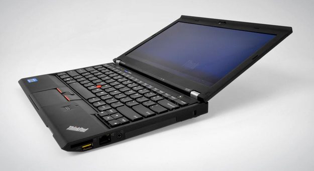 Lenovo ThinkPad X230 screen open