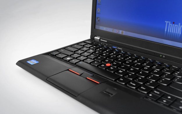 Lenovo ThinkPad X230 small touchpad