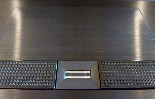 The Origin Eon 17-S trackpad has some awkward horizontal grooves that prevent proper precision.
