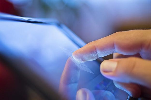 touchscreen tablet finger
