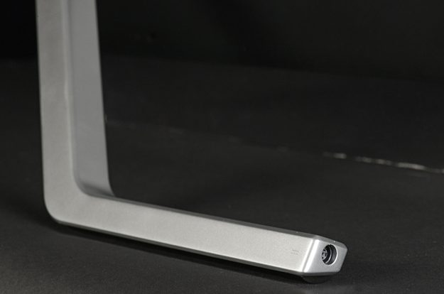 Acer-Aspire-7600U-AIO-all-in-one-review-stand