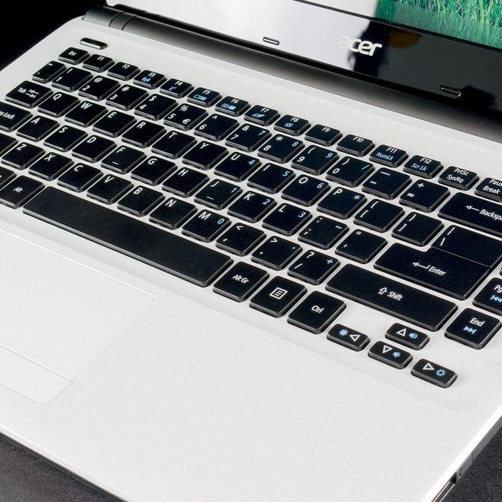Acer Aspire E1 keyboard angle