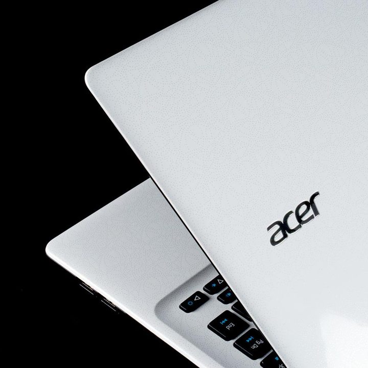 Acer Aspire E1 lid angle