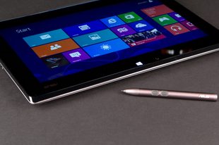 Asus Taichi review front angle close