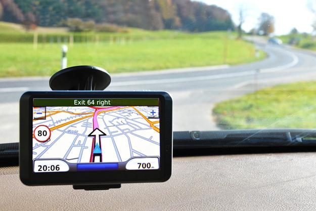 GPS navigator hybrid device mounted windshield in car