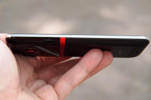 HTC EVO 4G LTE review side profile hand grip