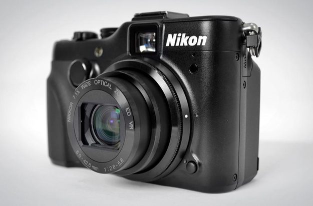 Nikon Coolpix P7100 digital camera point and shoot review front lens
