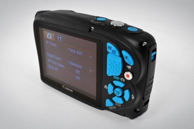 canon powershot d20 review rear lcd angle