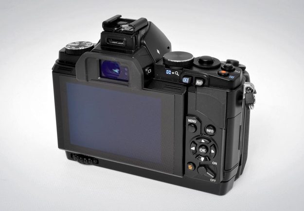 olympus om d em 5 review back touchscreen lcd buttons