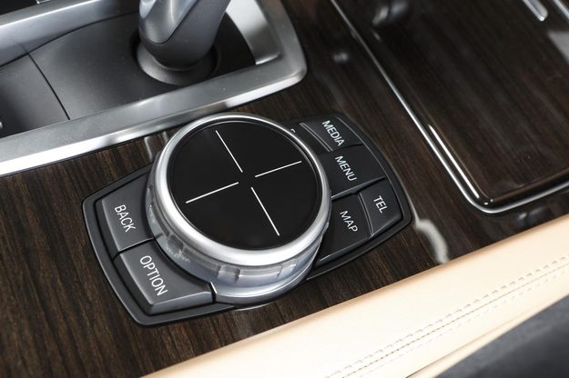 BMW ConnectedDrive Touchpad