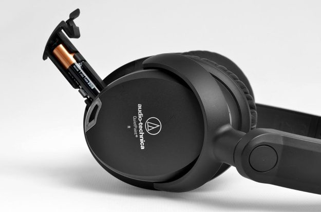 Audio Technica ATH ANC9 Review battery slot over the ear noise canceling headphones