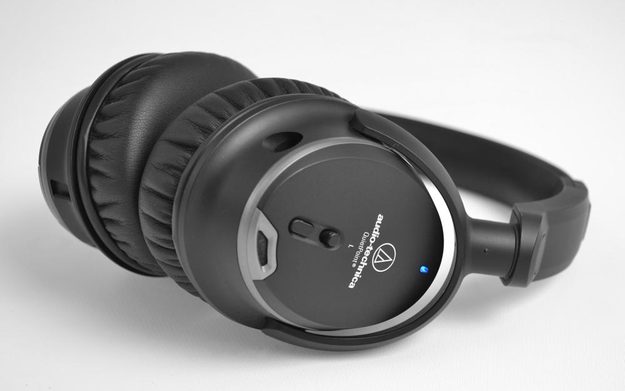 Audio Technica ATH ANC9 Review noise cancelling switch angle over the ear headphones