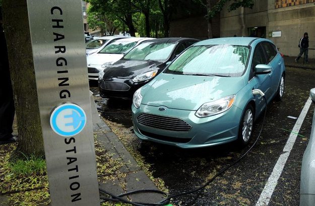 Consumer Reports takes 100 mile roadtrip to snag 2013 Ford Focus Electric