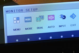 LG IPS235V monitor review menu