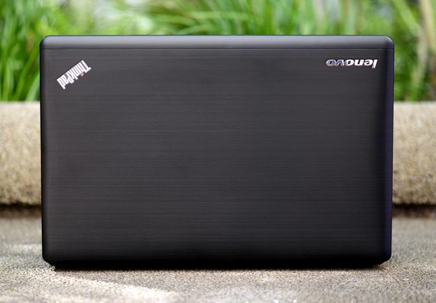 Lenovo ThinkPad Edge E530 review laptop lid