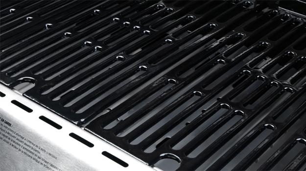 Vermont Castings 422 gas grill review top angle cooking