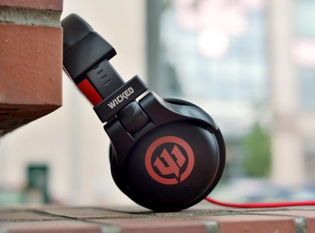 Wicked Audio Solus Review side angle