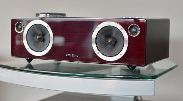 samsung da e750 review front face vacuum tube speaker dock