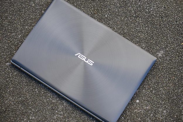 Asus Zenbook Prime UX32VD review top lid