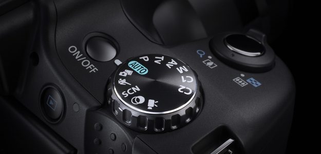 Canon PowerShot SX50 review dial mirrorless