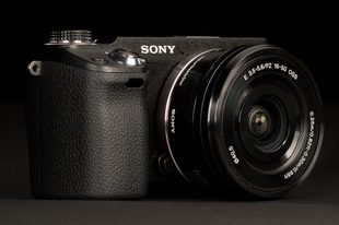 Sony NEX 6 Review front angle