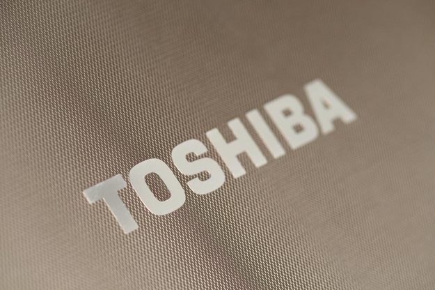 Toshiba Satellite P855 review logo