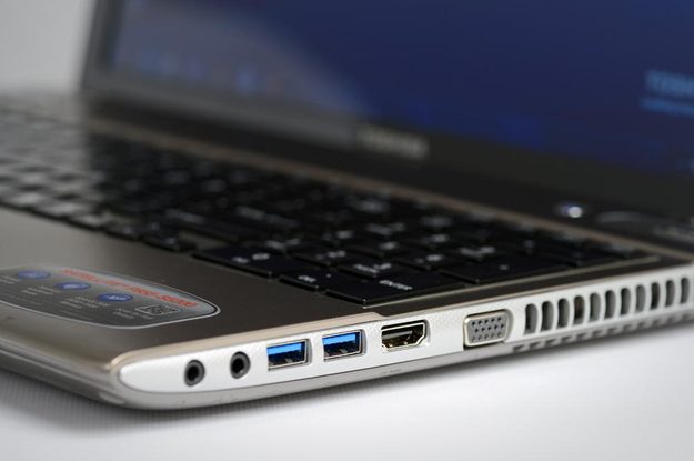 Toshiba Satellite P855 review ports