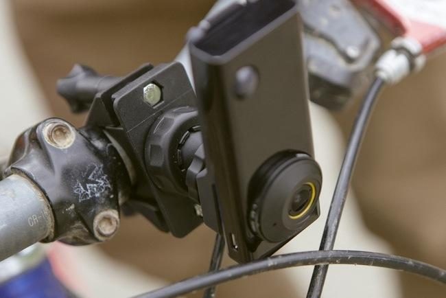 autographer the intelligent wearable camera that snaps photos for you mount adapter 3